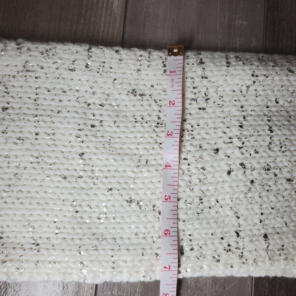 K.I.T. Keep it Trendy Women's Cream and Silver Neck Wrap Infinity Scarf NWOT - Picture 4 of 14